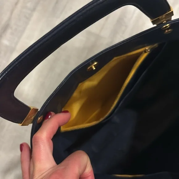 SUSAN GAIL Black & Gold Genuine Leather Tote, Vintage. EUC - Picture 10 of 13